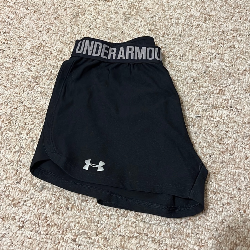 Black Under Armour shorts